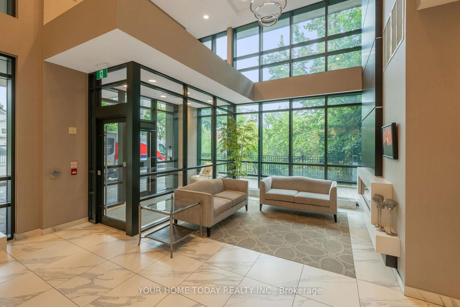 Condo sold at 1004-50 Hall Road, Halton Hills, Georgetown, L7G 0J8 - MLS: W12053848