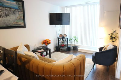 Unit 315 — 3100 keele St, Toronto - Downsview-Roding-CFB image-0-1