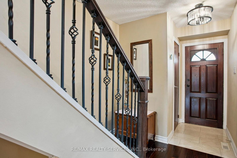 103 Nancy McCredie Dr, Brampton, L6X 2N4 | Image 3