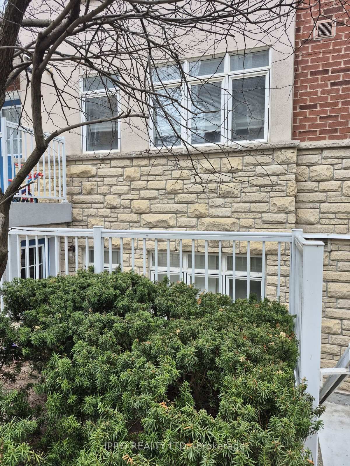 Townhouse for lease at 58-50 Turntable Crescent, Toronto, Dovercourt-Wallace Emerson-Junction, M6H 4K9 - MLS: W12054803