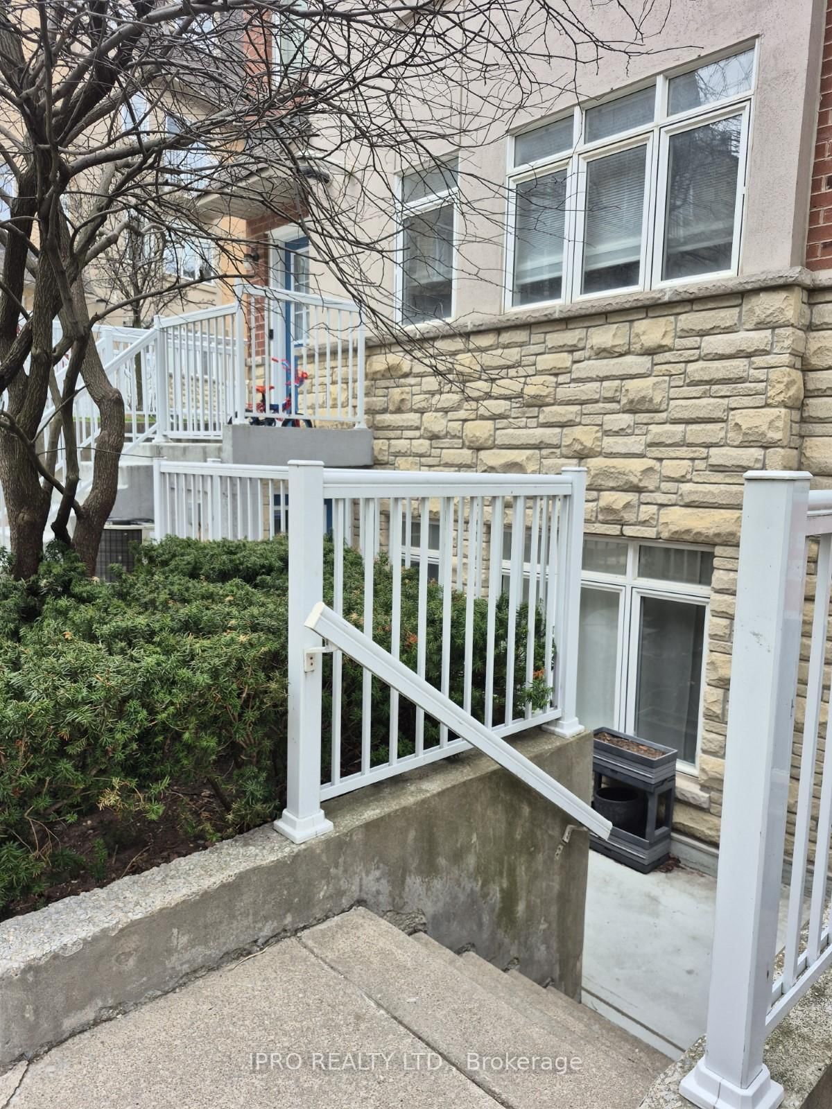 Townhouse for lease at 58-50 Turntable Crescent, Toronto, Dovercourt-Wallace Emerson-Junction, M6H 4K9 - MLS: W12054803