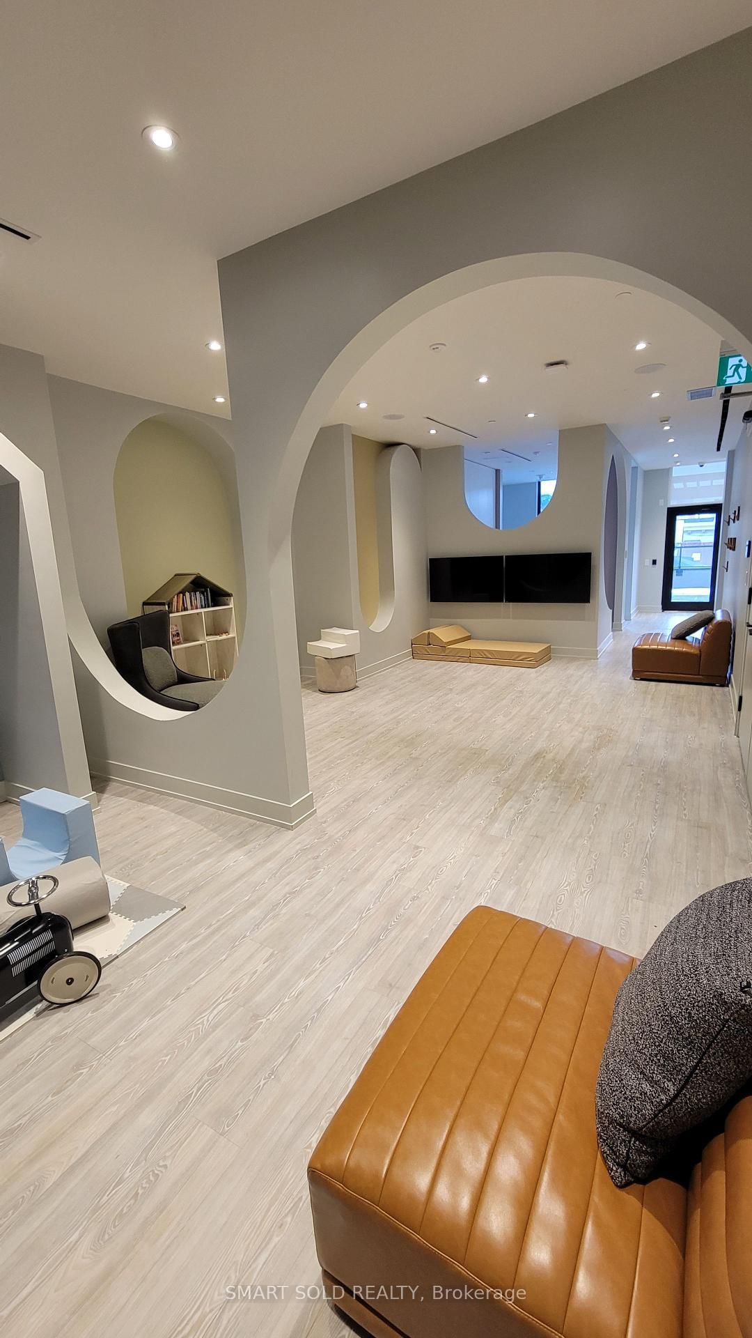 270 Dufferin Street, Unit 502 - Photo 13