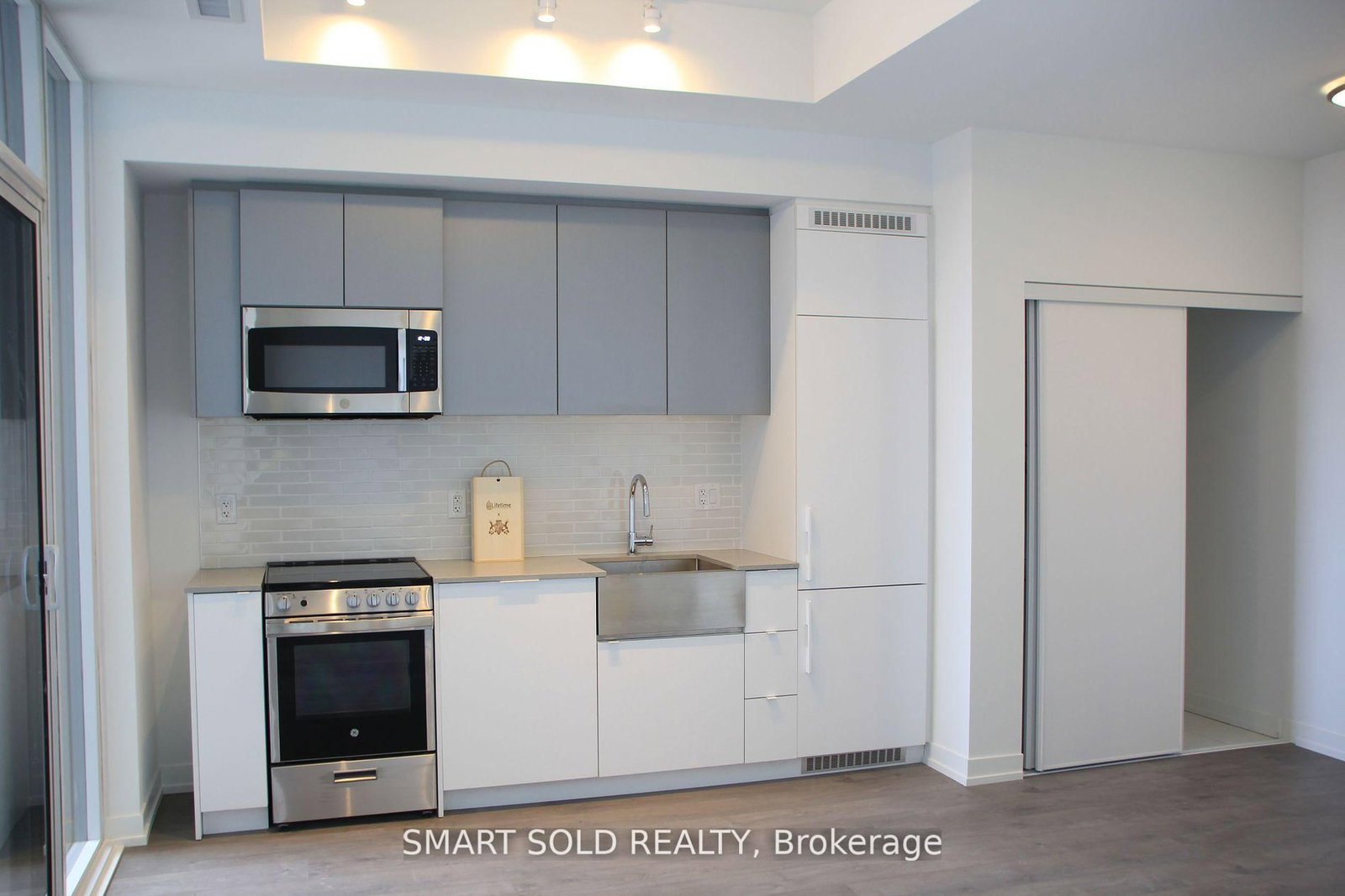 270 Dufferin Street, Unit 502 - Photo 9