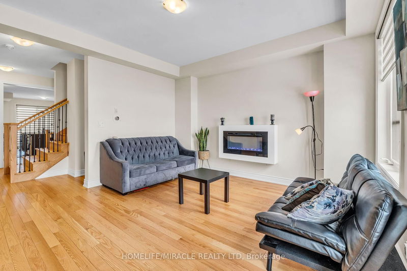 3373 Sixth Lane, Oakville - GO Glenorchy image-0-0