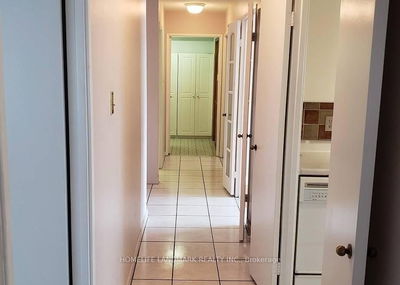 Unit 901 — 1580 MIssissauga Valley Blvd, Mississauga - Mississauga Valleys image-0-3