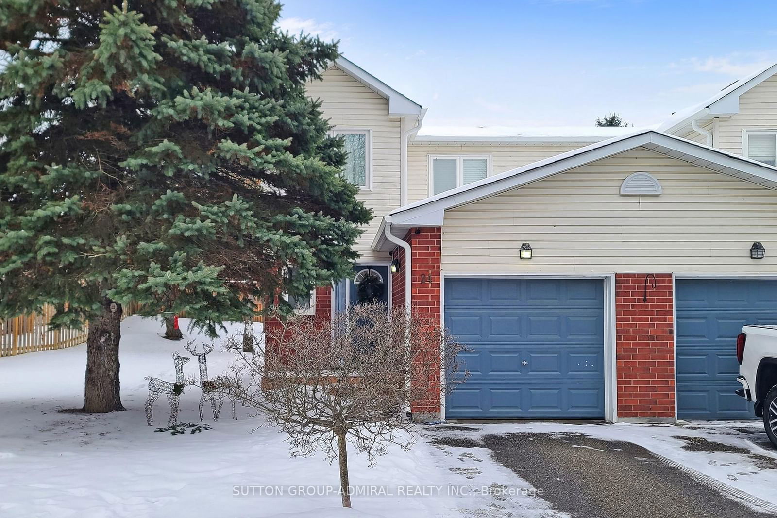 Townhouse sold at 24 Stewart Maclaren Road, Halton Hills, Georgetown, L7G 5L8 - MLS: W12057012
