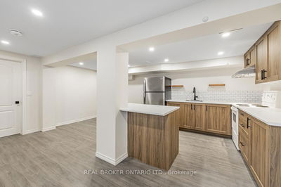 40 Brendwin Rd, Toronto - Rockcliffe-Smythe image-0-4