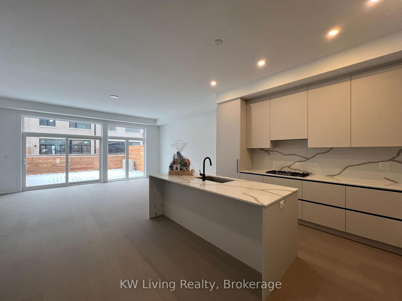 Townhouse leased at 80-50 Lou Parsons Way, Mississauga, Port Credit, L5H 0B2 - MLS: W12058047