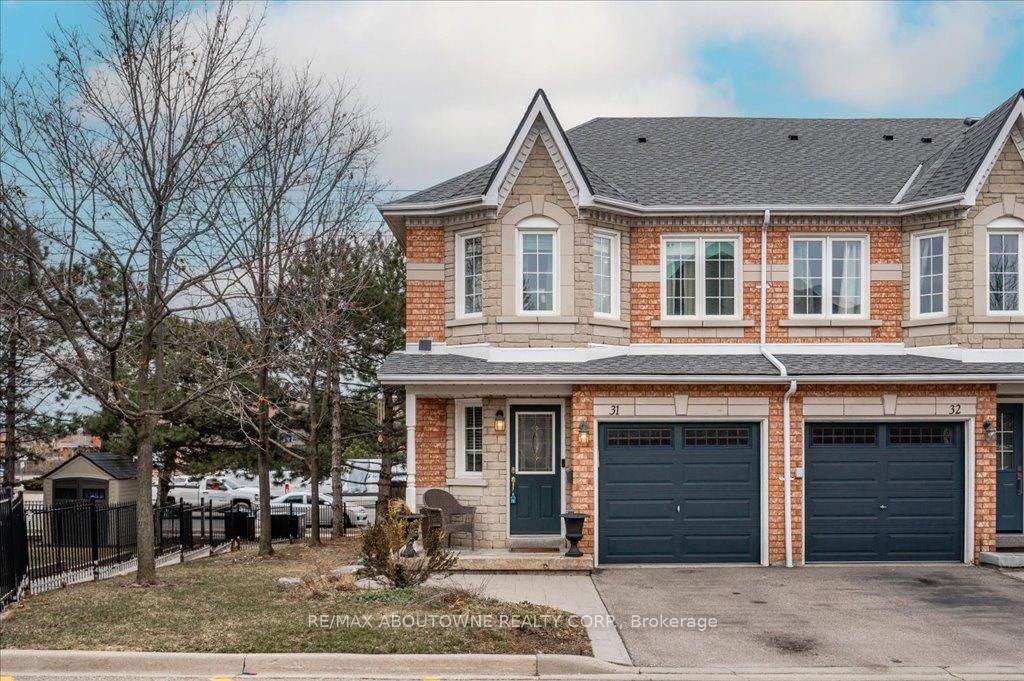 Townhouse sold at 31-455 Apache Court, Mississauga, Hurontario, L4Z 3W8 - MLS: W12058607