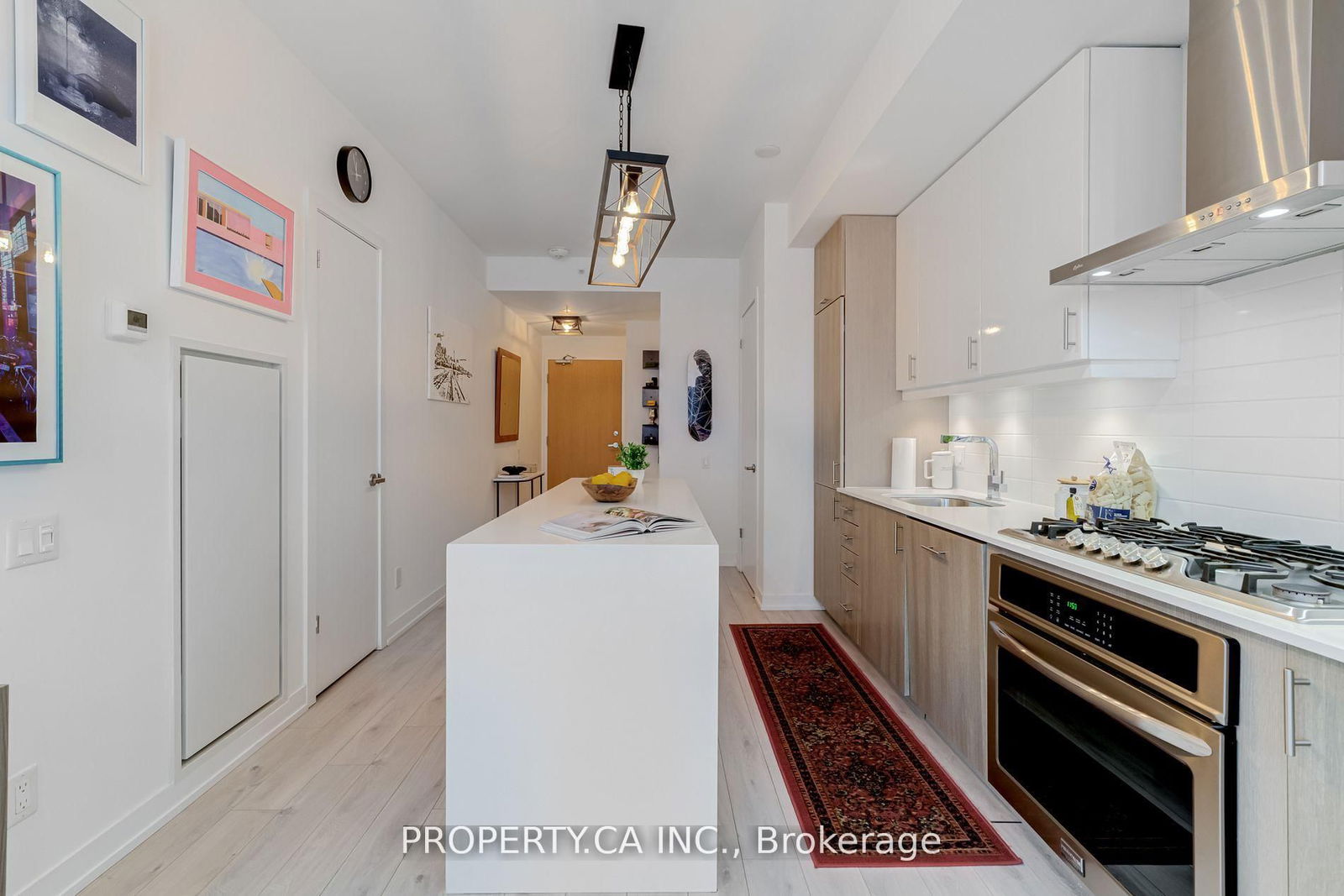 Listing Image 0