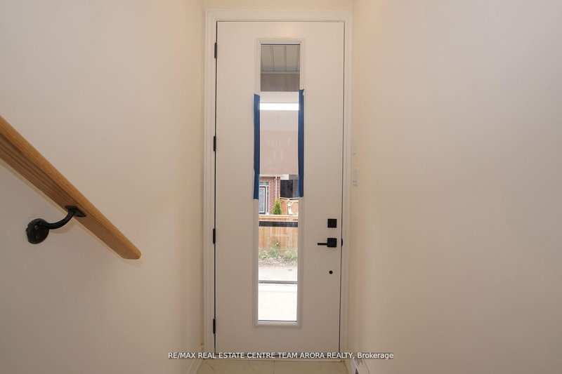 11 - 20 Knotsberry Circ, Brampton, L6Y 6G1 | Image 2