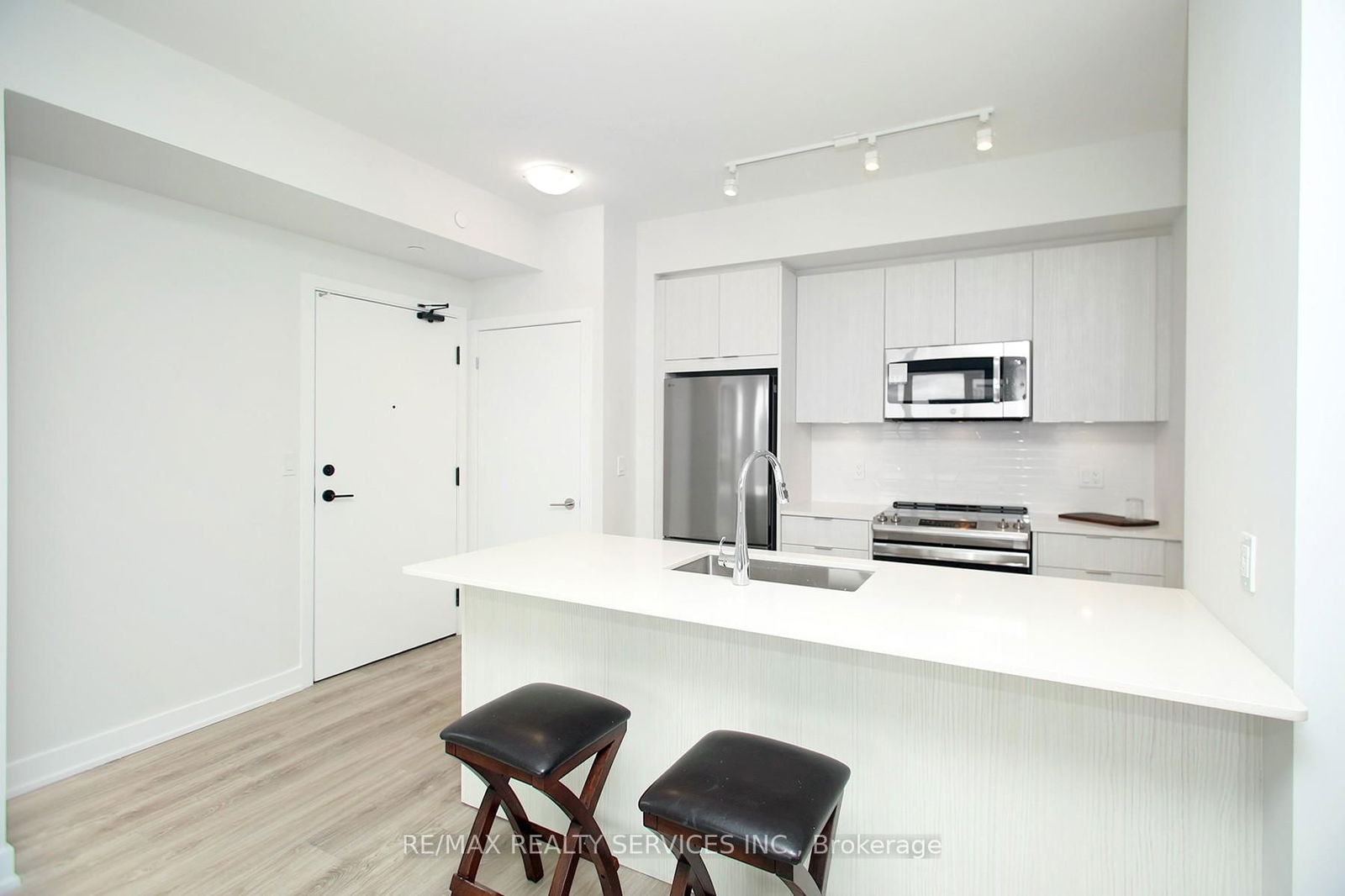 Condo leased at 617-430 Square One Drive, Mississauga, City Centre, L5B 3Y1 - MLS: W12059002