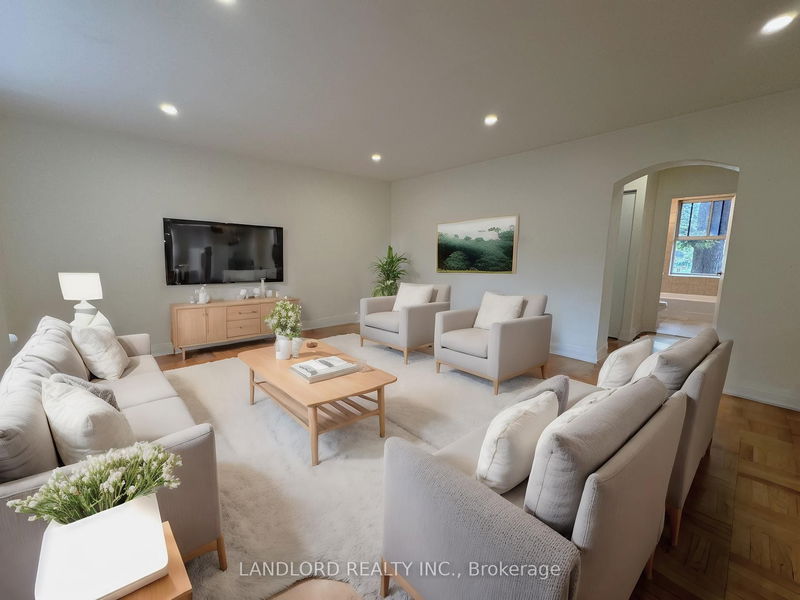 home for lease on 4-2696 Lake Shore Boulevard W