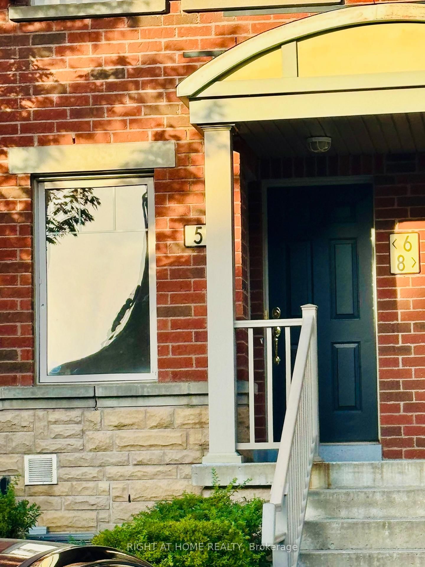 Townhouse sold at 5-3250 bentley Drive, Mississauga, Churchill Meadows, L5M 0P7 - MLS: W12060003