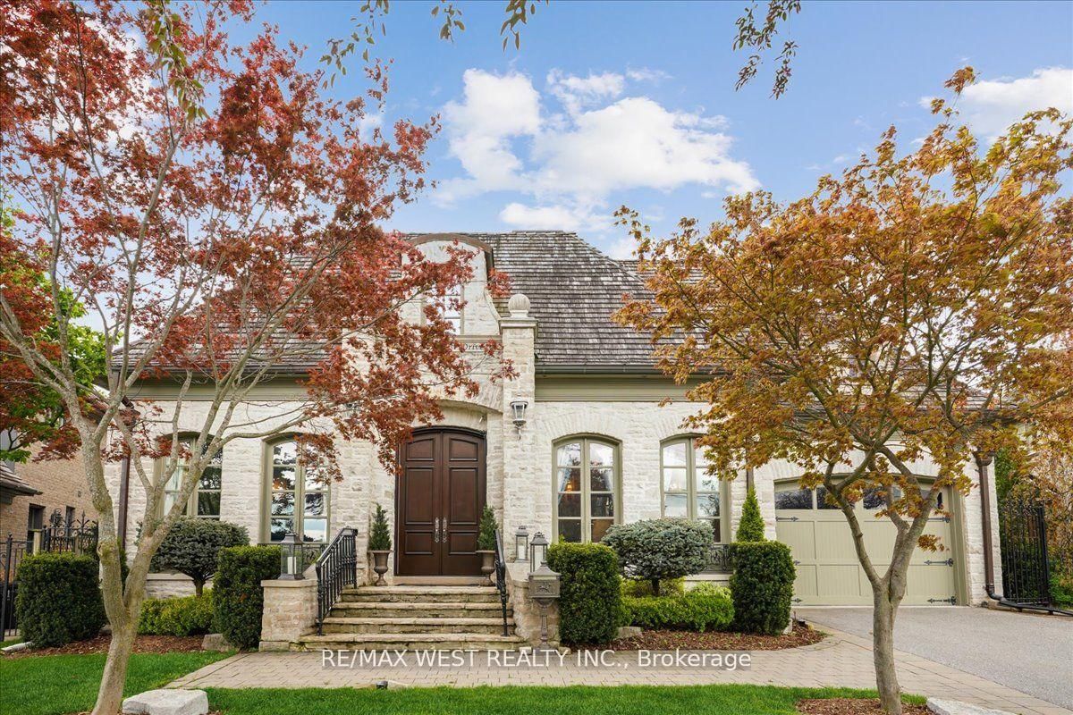 Detached House for sale at 56 Ravenscrest Drive, Toronto, Princess-Rosethorn, M9B 5M7 - MLS: W12060204