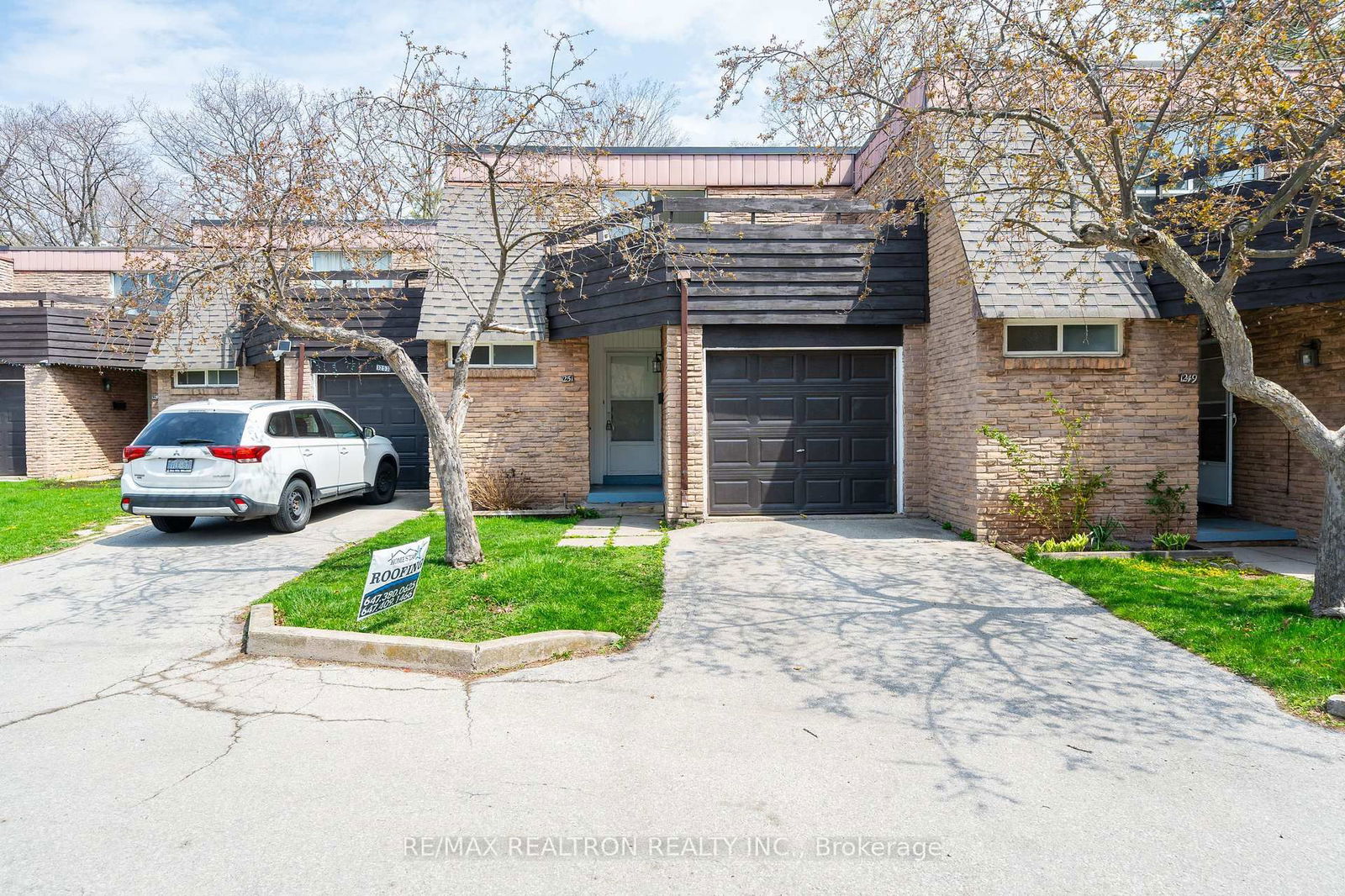 Townhouse for lease at 1251 White Oaks N/A, Oakville, Falgarwood, L6H 2N6 - MLS: W12060254