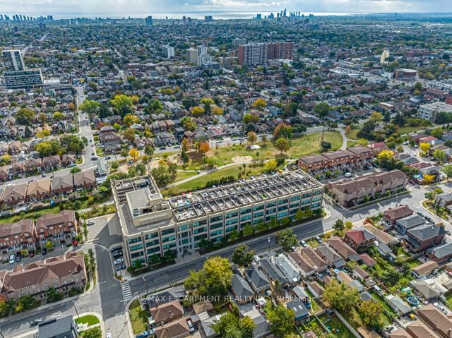 home for sale on 425-1001 Roselawn Avenue