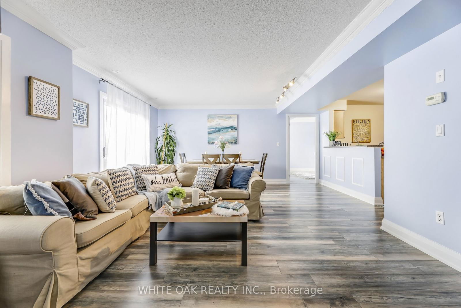 Townhouse sold at 66-4620 Guildwood Way, Mississauga, Hurontario, L5R 4H4 - MLS: W12061383