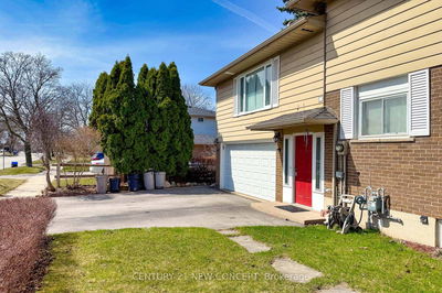 214 Vance Dr, Oakville - Bronte image-0-1
