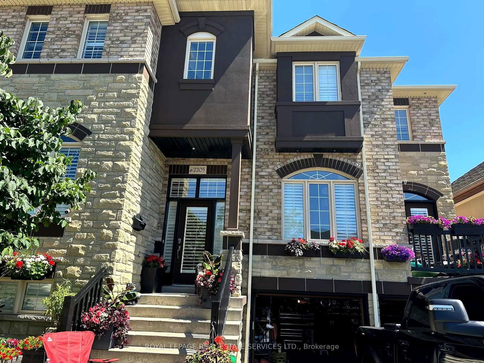 Detached House for sale at 2205 Blackbird Court, Oakville, WT West Oak Trails, L6M 5E6 - MLS: W12063344