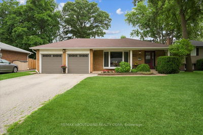 2033 Saxon Rd, Oakville - West