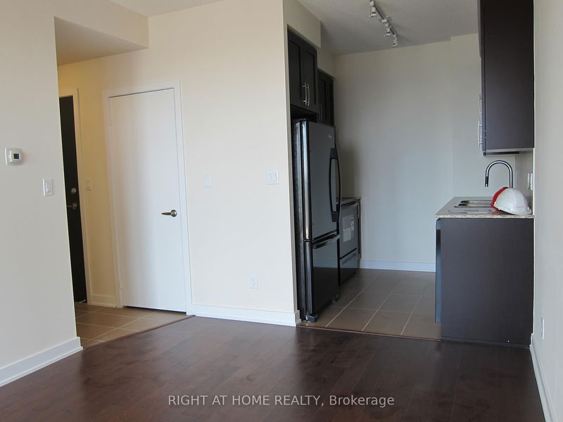 home for lease on 3006-4070 Confederation Pkwy