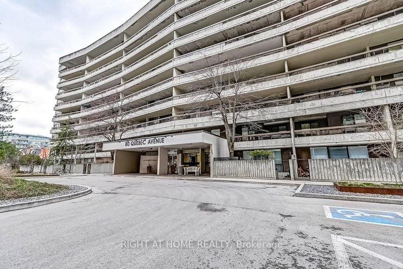 home for sale on 711-80 Quebec Avenue
