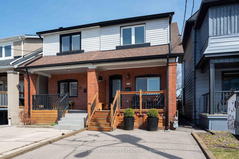 home for sale on 407 Westmount Avenue