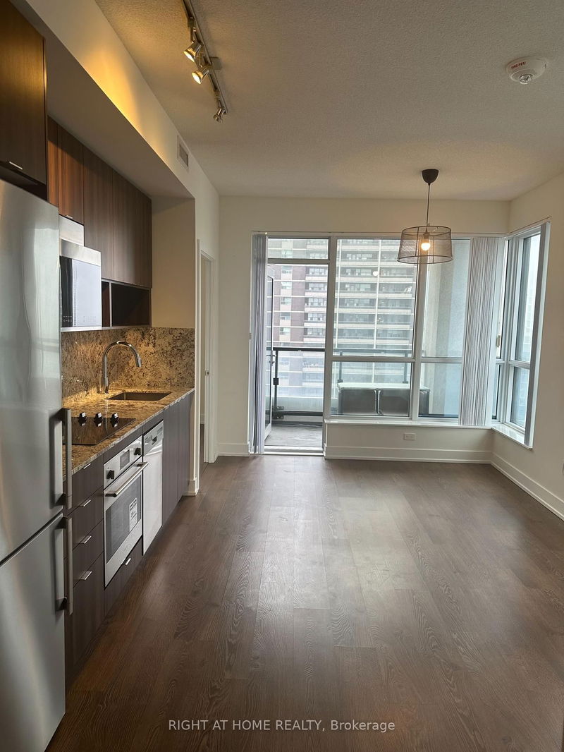 home for sale on 2204-7 Mabelle Avenue