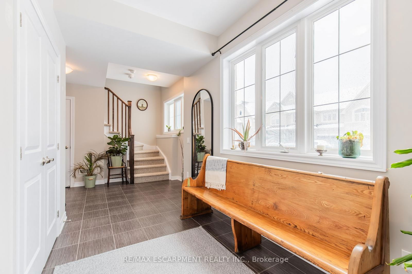 Townhouse leased at 2347 Natasha Circle, Oakville, BC Bronte Creek, L6M 1N9 - MLS: W12066622
