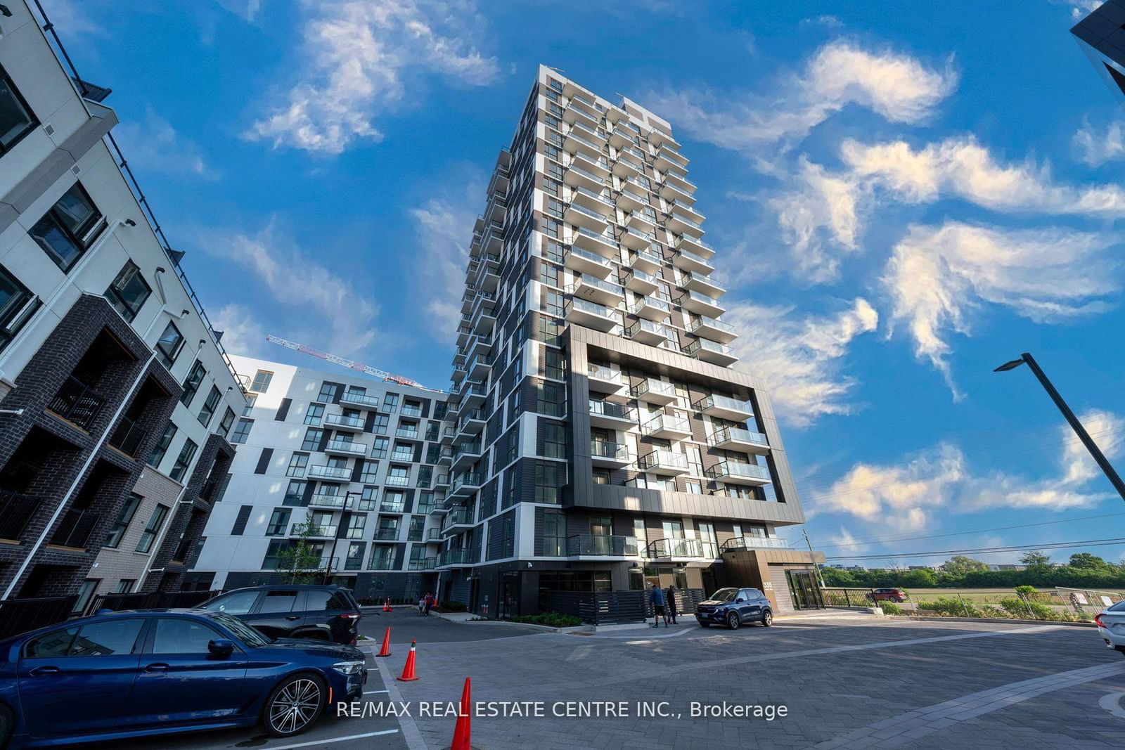 Condo for lease at 909-335 Wheat Boom Drive, Oakville, JM Joshua Meadows, L6H 0R3 - MLS: W12067546