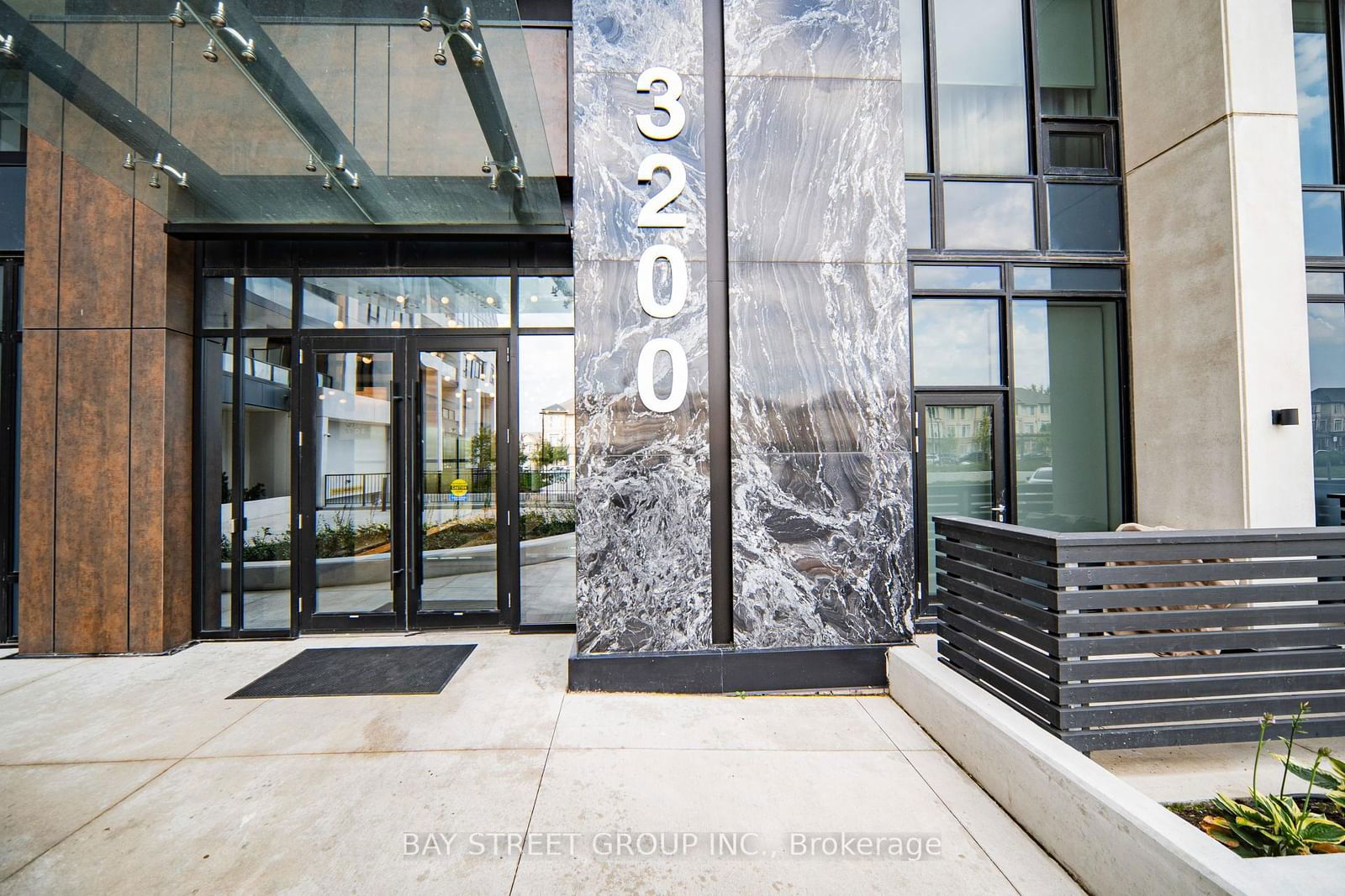 Condo leased at 1101-3200 William Coltson Avenue, Oakville, JM Joshua Meadows, L6H 7W6 - MLS: W12068315