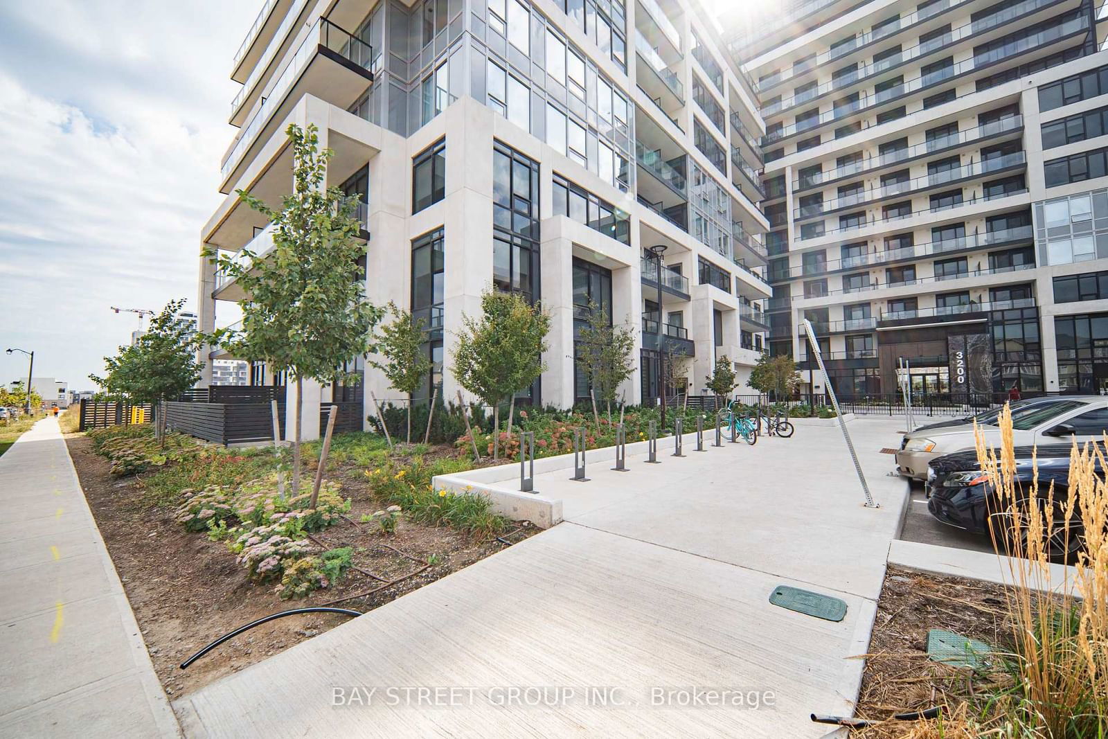 Condo leased at 1101-3200 William Coltson Avenue, Oakville, JM Joshua Meadows, L6H 7W6 - MLS: W12068315