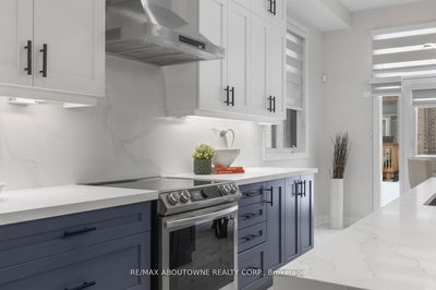3114 Travertine Dr, Oakville - Northwest image-0-4