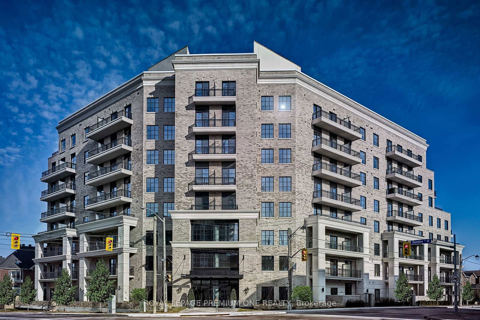 Condo for lease at 402-571 Prince Edward Drive, Toronto, Kingsway South, M8X 0A1 - MLS: W12069099