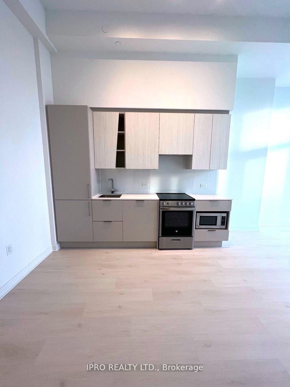 Condo leased at 529-3900 Confederation Pkwy, Mississauga, City Centre, L5B 0K7 - MLS: W12069235