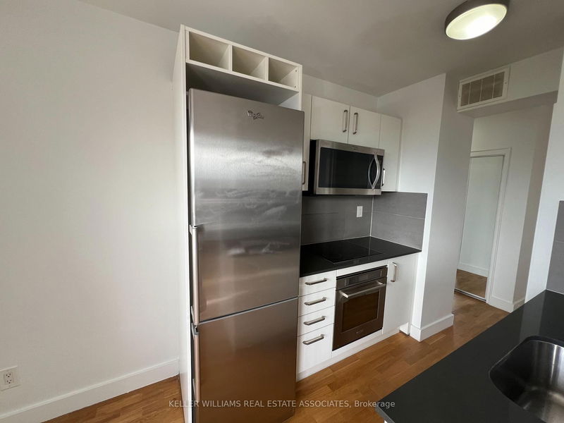 home for lease on 506-99 Tyndall Avenue