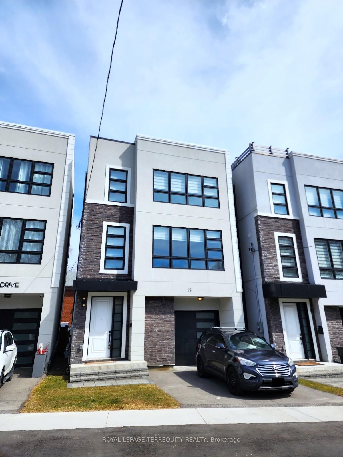 Detached House for lease at B-19 Old Oak Drive, Toronto, Kingsway South, M9A 3P5 - MLS: W12069618