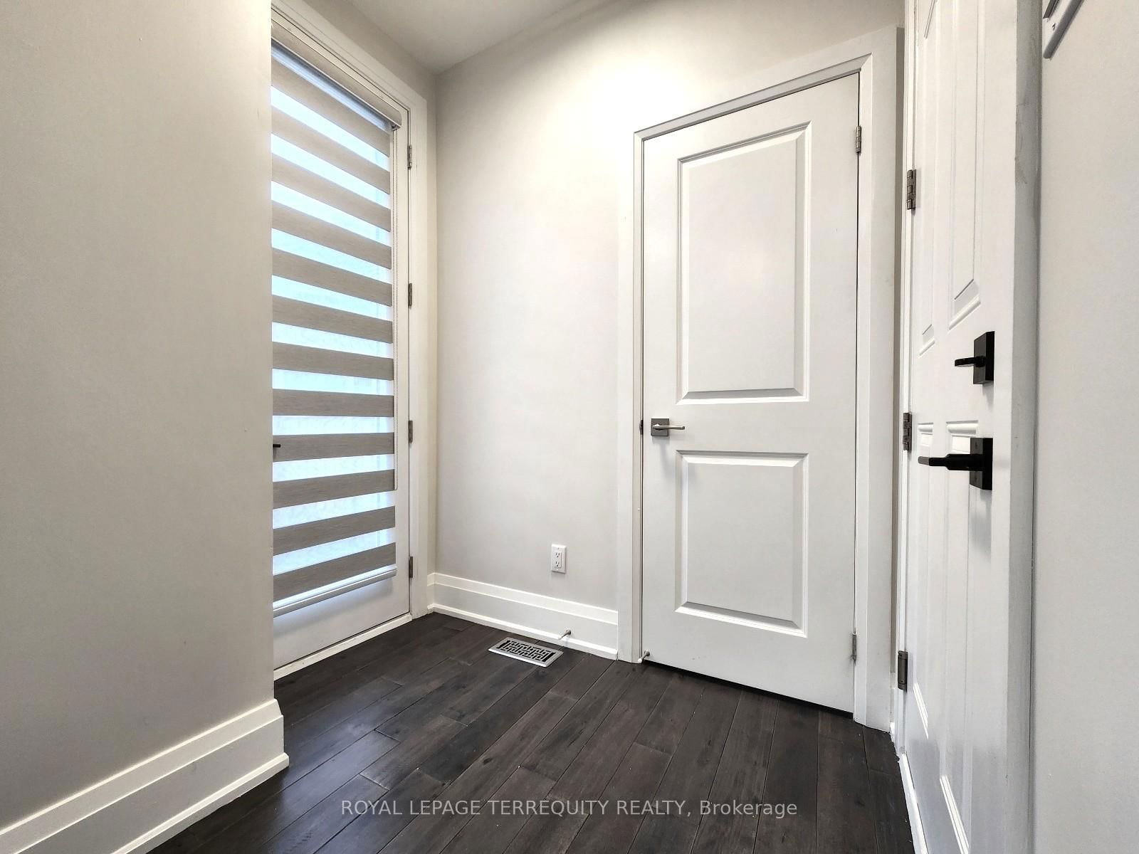 Detached House for lease at B-19 Old Oak Drive, Toronto, Kingsway South, M9A 3P5 - MLS: W12069618