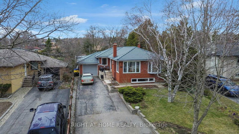 home for sale on 1425 Chalice Crescent