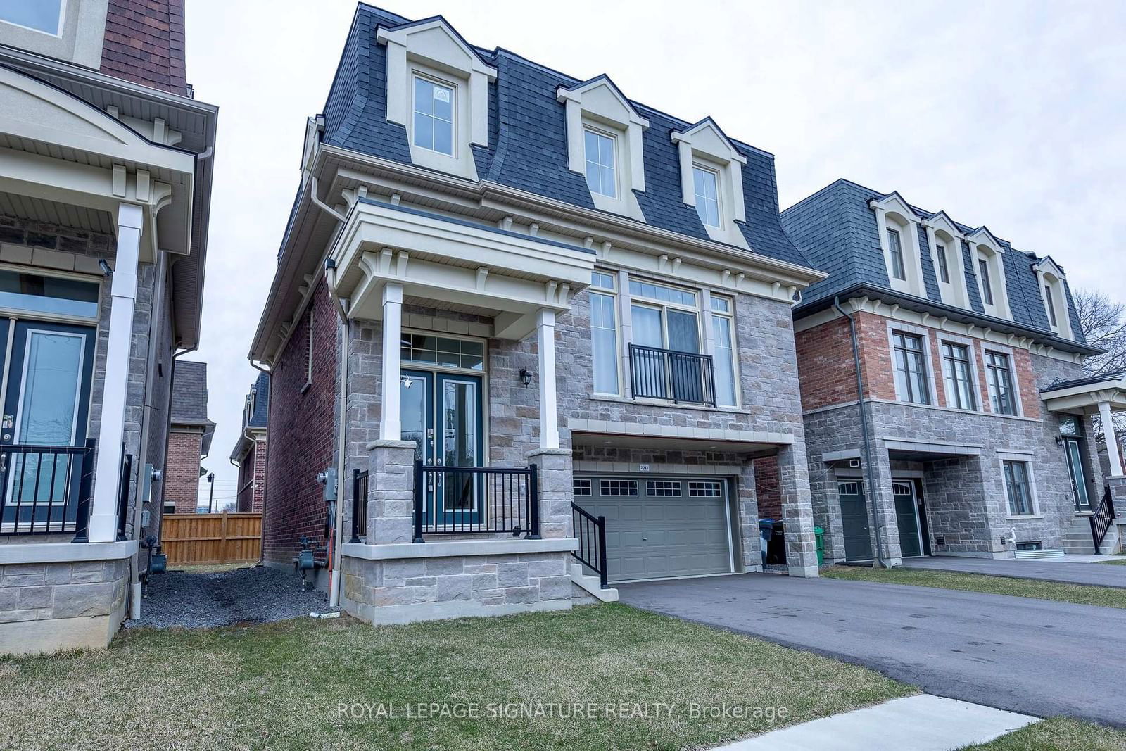 Detached House for sale at 2093 Primate Road, Mississauga, Lakeview, L4Y 0H2 - MLS: W12071527