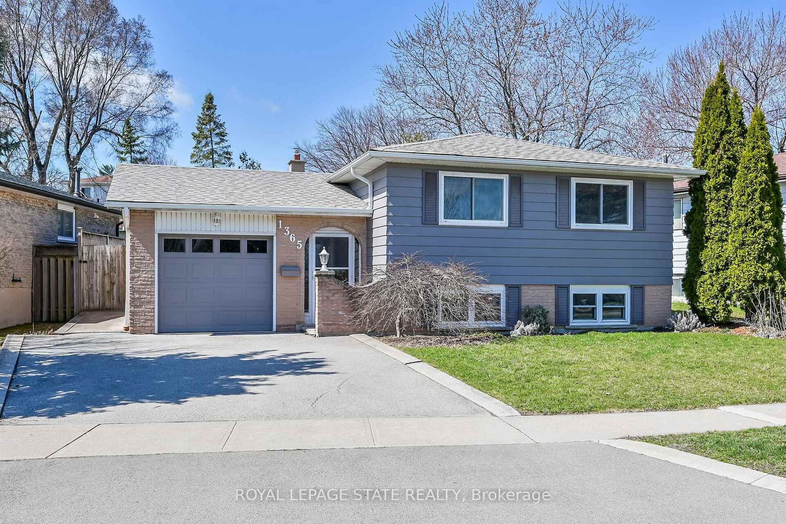 Detached House for sale at 1365 Janina Boulevard, Burlington, Tyandaga, L7P 1K5 - MLS: W12071734