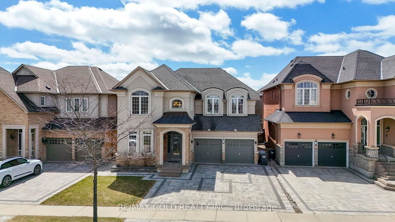home for sale on 12 Eaglesprings Crescent