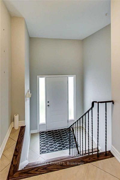 Unit Main — 328 Thrace Ave, Mississauga - Cooksville image-0-1