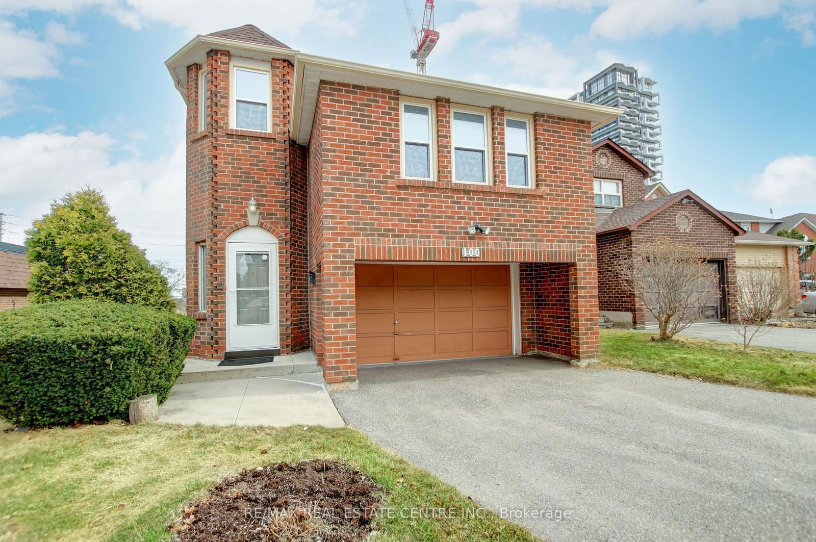 Detached House sold at 100 Sheldrake Court, Brampton, Brampton South, L6Y 2W9 - MLS: W12073350