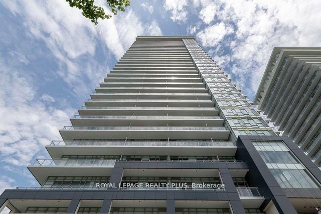 home for lease on 302-360 Square One Drive