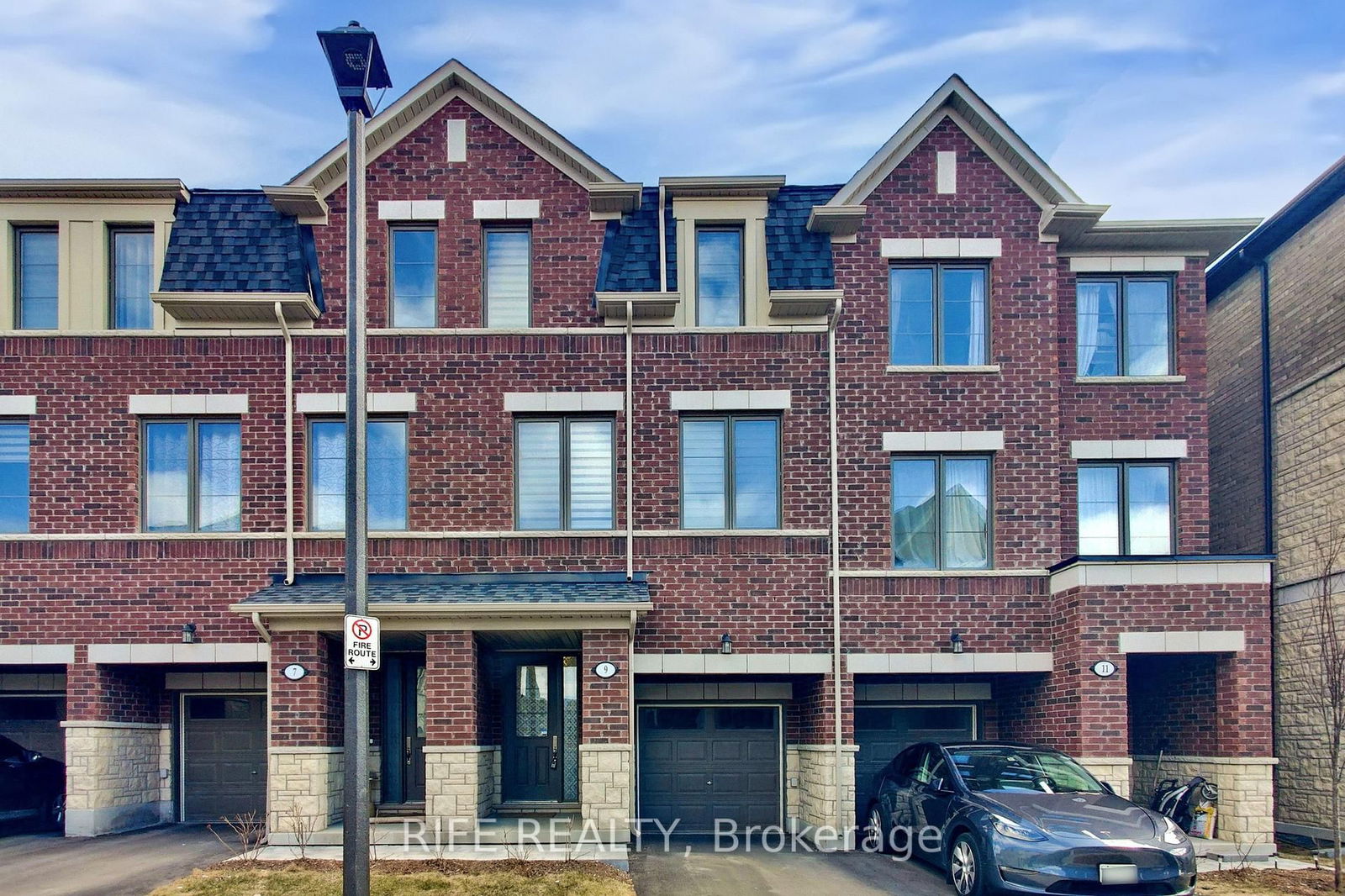 Townhouse for sale at 9 Bretlon Street, Brampton, Goreway Drive Corridor, L6P 4N8 - MLS: W12073603