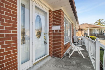 10 Bemberg Crt, Toronto - Elms-Old Rexdale image-0-3