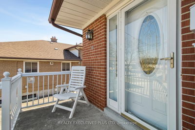 10 Bemberg Crt, Toronto - Elms-Old Rexdale image-0-4