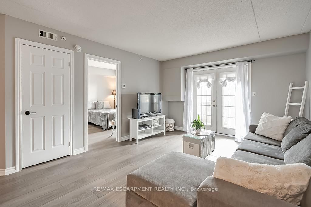 Condo for sale at 110-1441 Walker's Line, Burlington, Tansley, L7M 4P2 - MLS: W12073887